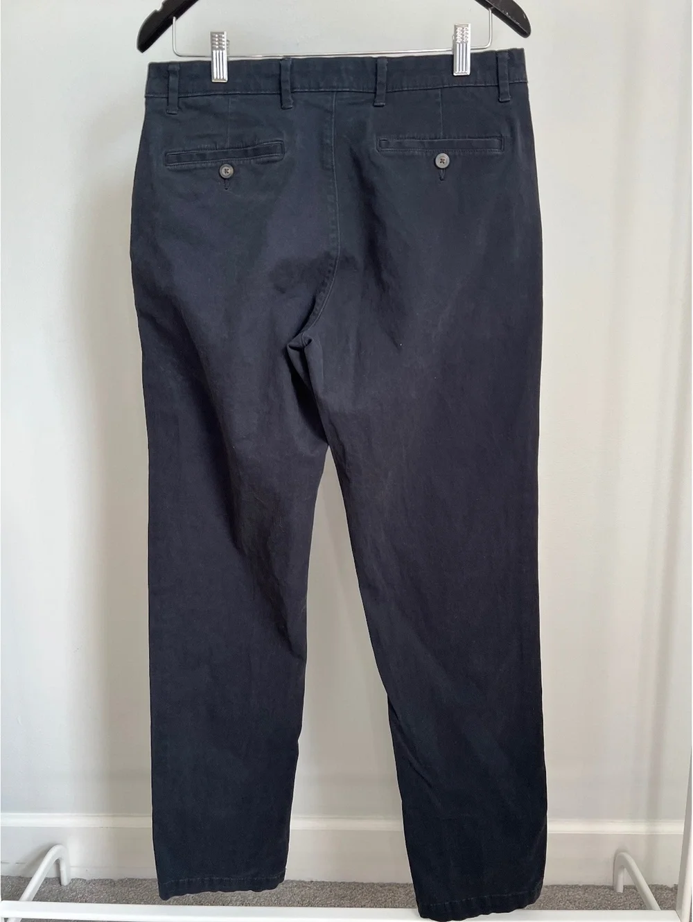 Amazon Essentials Men’s Chino Pant 33x34 Black Straight Flat Front Casual Cotton